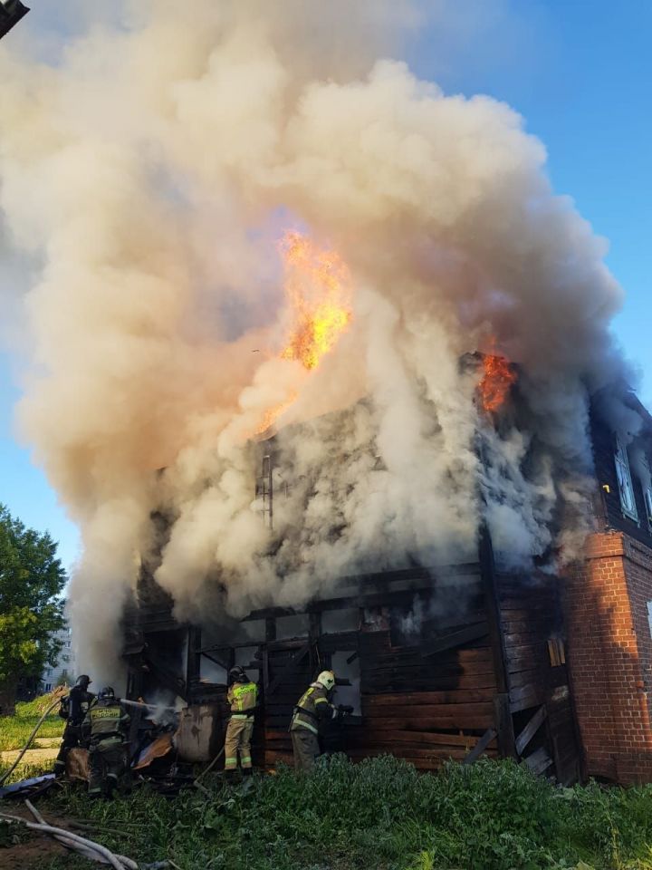 В историческом районе «Полукамушки» в Зеленодольске вновь вспыхнул пожар