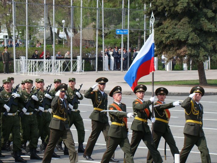 Татарстанцев призвали надеть маски на парад Победы