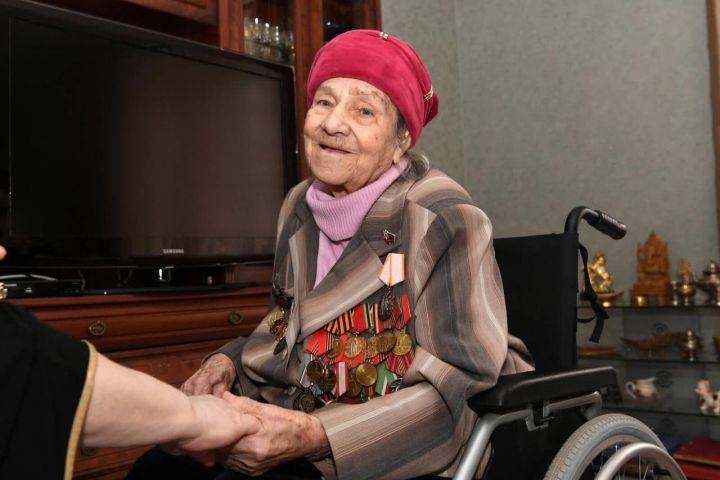 Самым пожилым вакцинированным человеком в РТ стала 100-летняя жительница Казани