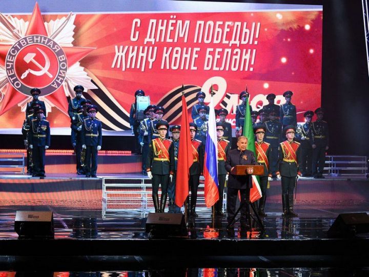 Президент РТ вручил награды погибших участников Великой Отечественной войны их родственникам