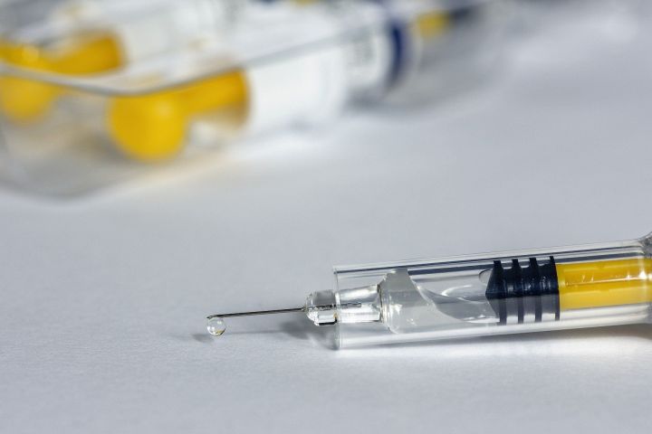 Владимир Жаворонков о вакцинации: «Прививаться – это правильно»