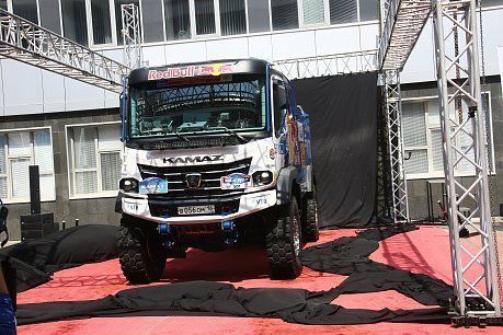 «КАМАЗ-мастер» подготовил для «Шёлкового пути» новый экипаж и быстрый грузовик