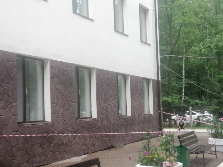 Ребёнок выпал с 5 этажа в детском лагере под Казанью