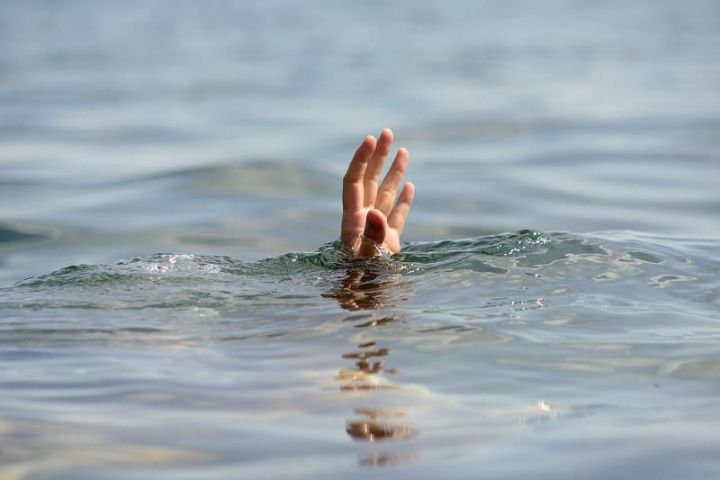 На озере в Лениногорске утонул мужчина