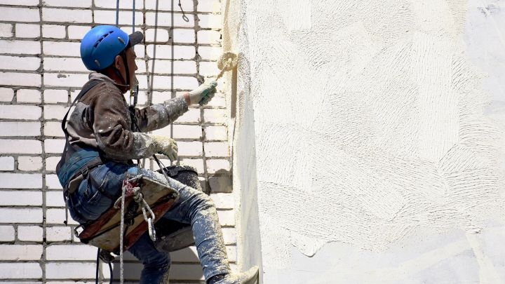 В Челнах ремонтные работы домов выполнены на 64%