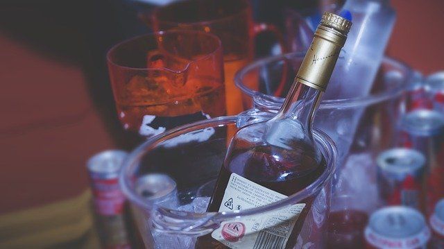 В Нижнекамске 16-летняя девушка впала в кому после отравления суррогатным алкоголем