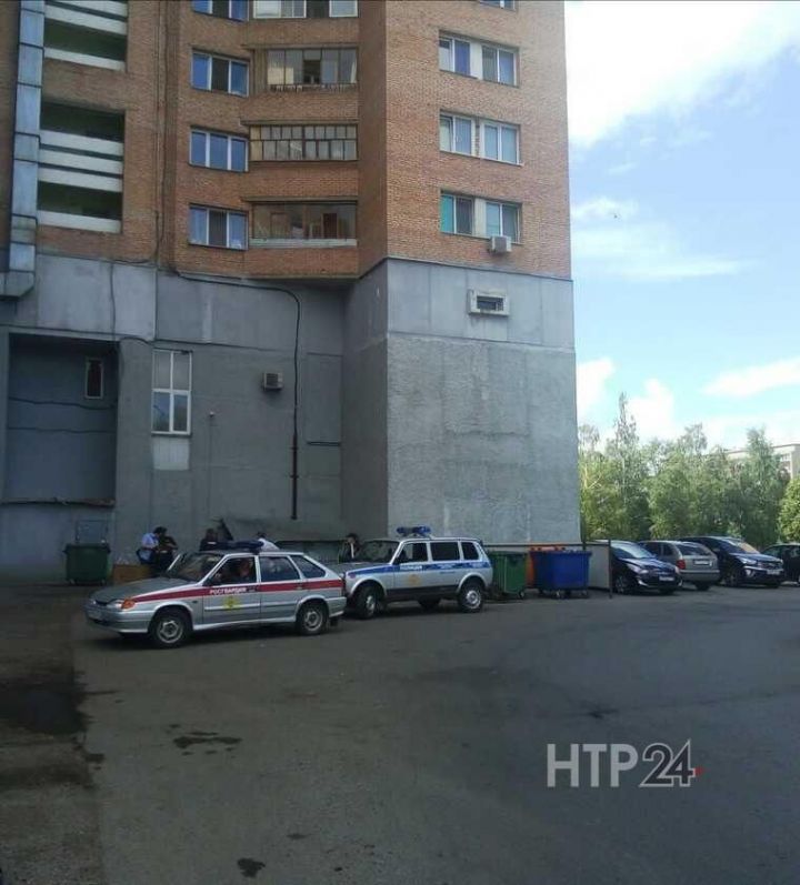 В Нижнекамске после падения с 11 этажа погиб молодой человек