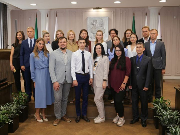 21 муниципальный служащий получил удостоверения о прохождении курсов татарского языка
