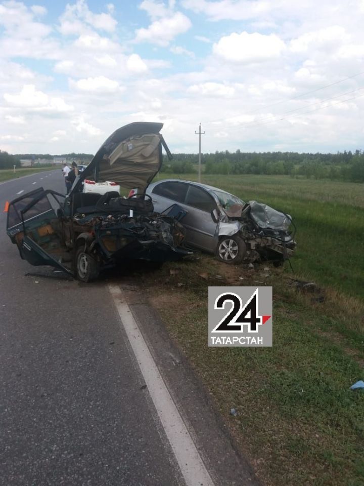 В Бугульминском районе в страшном ДТП погиб мужчина, другой водитель получил тяжелые травмы