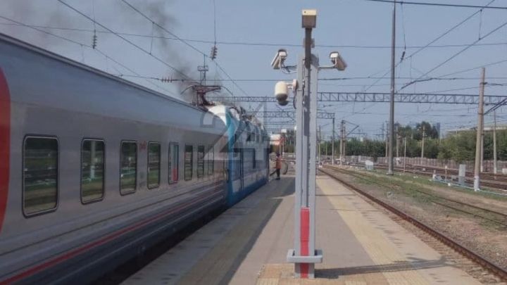 На вокзале «Казань-1» загорелся электровоз