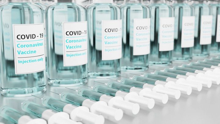 Минздрав зарегистрировал пятую вакцину от COVID-19