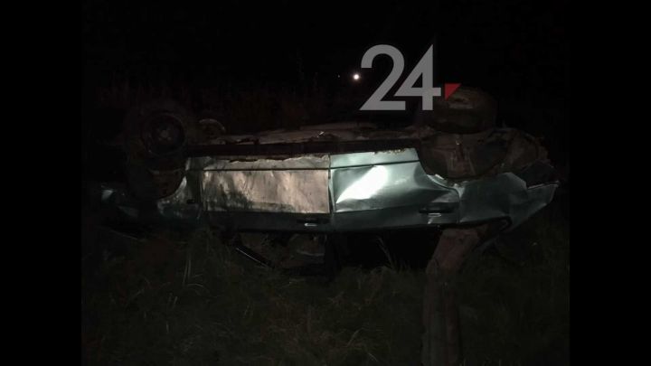 В Кукморском районе легковушка вылетела в кювет, пострадали два человека