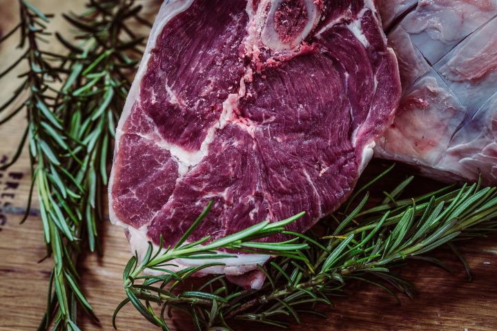 В Минфине опровергли информацию о введении налога на мясо