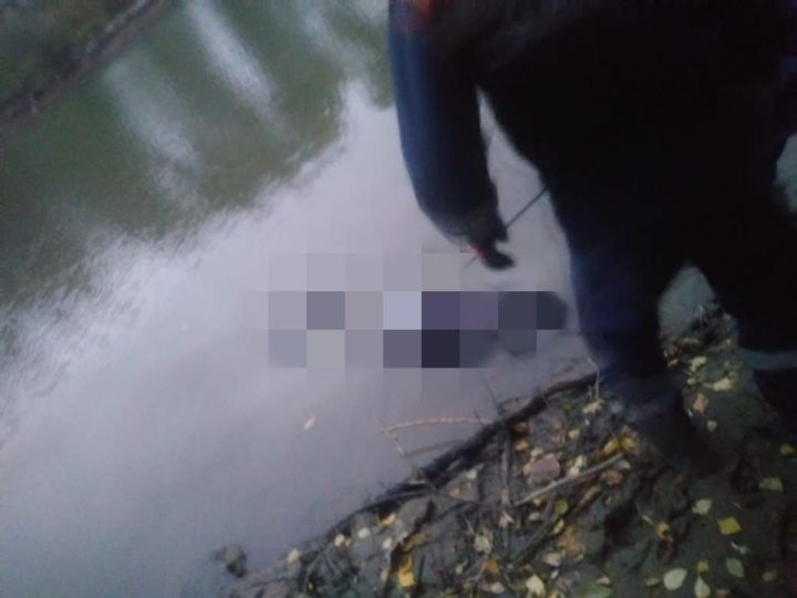 В казанском поселке Дербышки в озере обнаружили мертвого мужчину