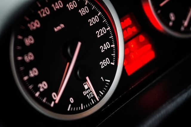 В России водителей перестали штрафовать за превышение средней скорости