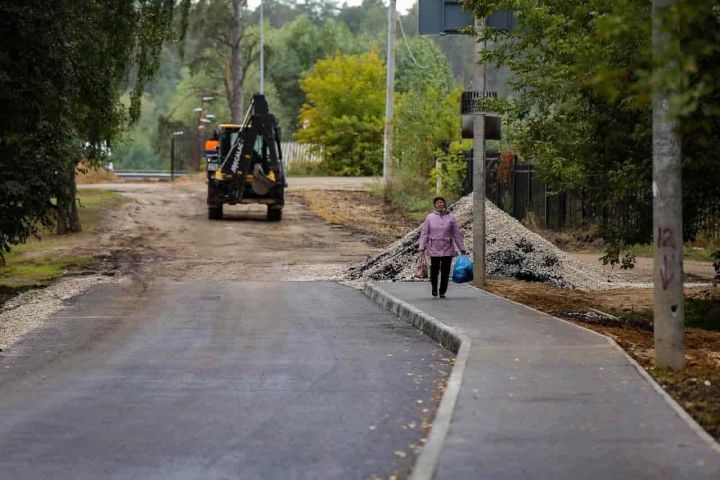 На улице Озеро Лебяжье в Казани организован безопасный пешеходный маршрут