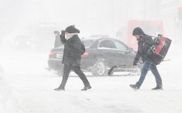 В двух районах Татарстана из-за снегопада и метели перекрыли участки трассы М5