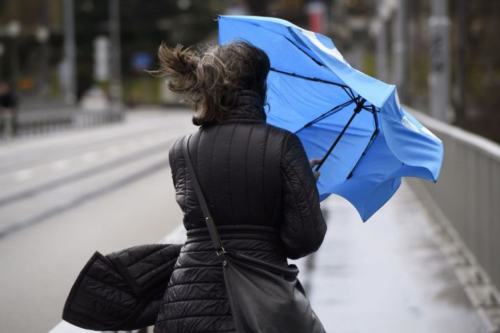 В понедельник в Татарстане ожидается сильный ветер и гололедица на дорогах