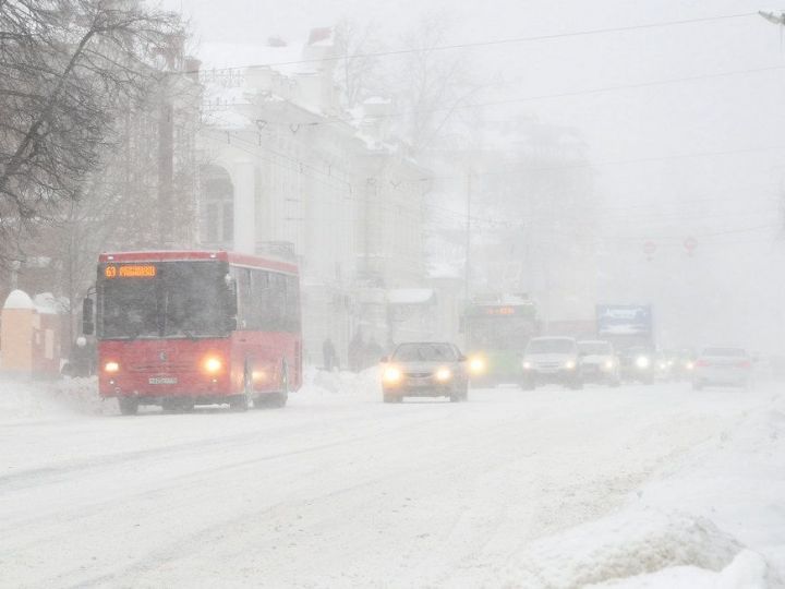 Стало известно, какие улицы Казани будут чистить от снега днем