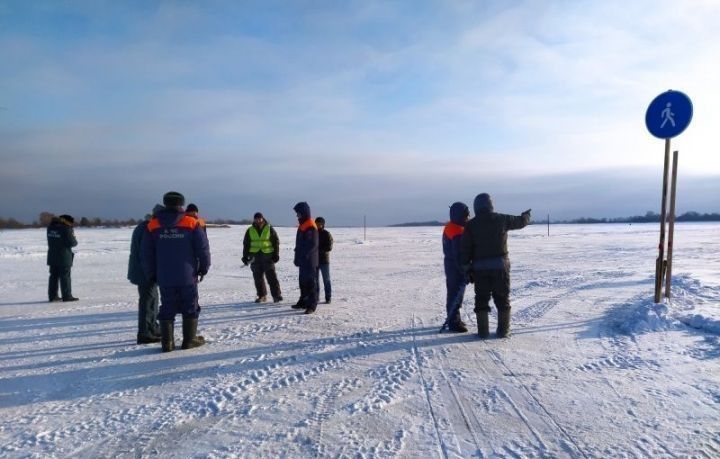 В Татарстане временно закрыли ледовую переправу через Каму
