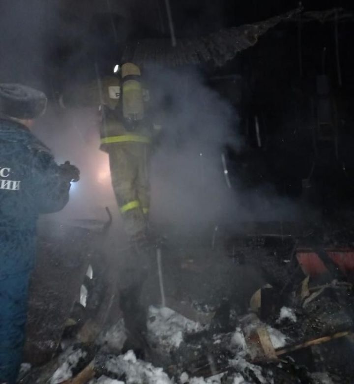 Один человек погиб на пожаре в Ютазинском районе РТ из-за непотушенной сигареты