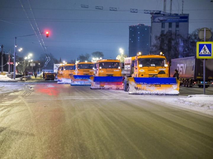 Ночью на уборку улиц от снега в Казани выйдут 62 рабочих и 392 единицы спецтехники