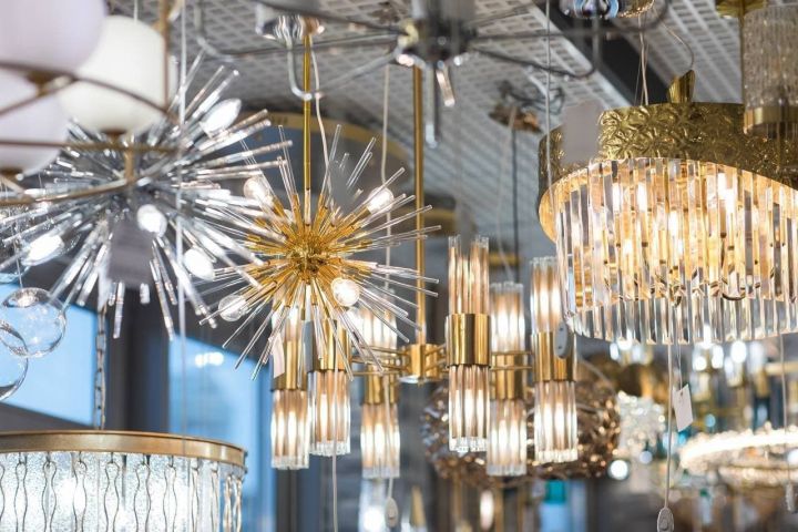Казанский салон света “Электроскат” предлагает клиентам свыше 8 тысяч моделей люстр и элементов декора