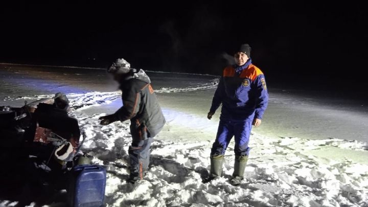В Татарстане спасли рыбака, который едва не замерз на льду Волги