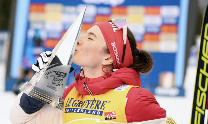 Непряева стала первой российской лыжницей, выигравшей общий зачет «Тур де Ски»