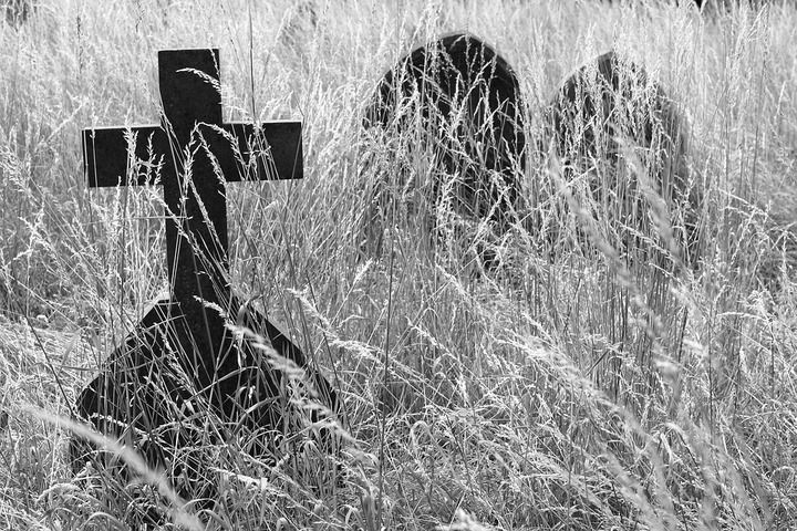 На челнинском кладбище сокращают число торговых точек