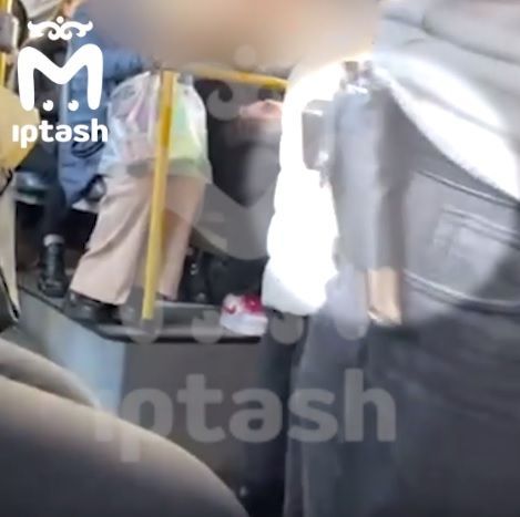 В Казани кондуктор напугал пассажиров предметом, похожим на пистолет 