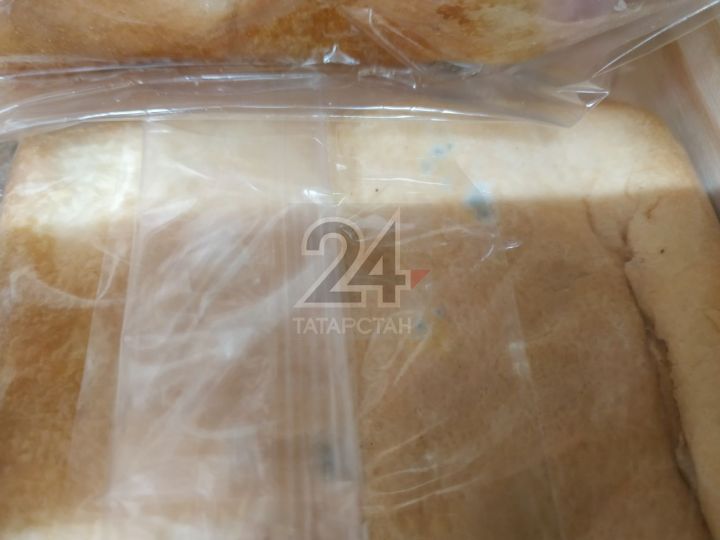 Казанцы пожаловались на заплесневелый хлеб в магазине