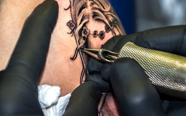 В Набережных Челнах осудили мужчину за татуировку с нацисткой символикой  