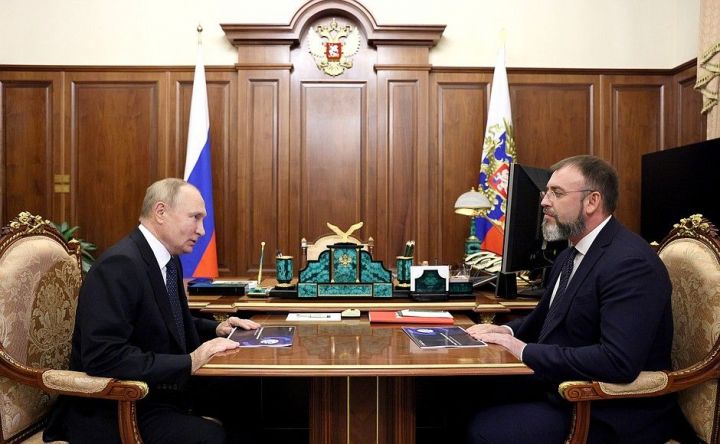 Путин провел рабочую встречу с директором Фонда развития промышленности