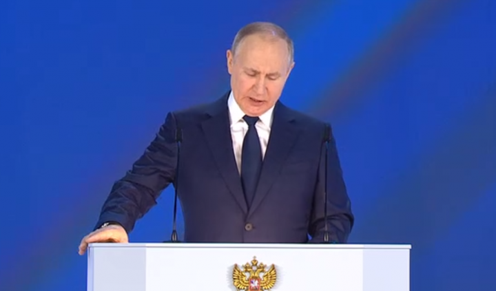 Путин поздравил с профессиональным праздником сотрудников и ветеранов налоговой отрасли