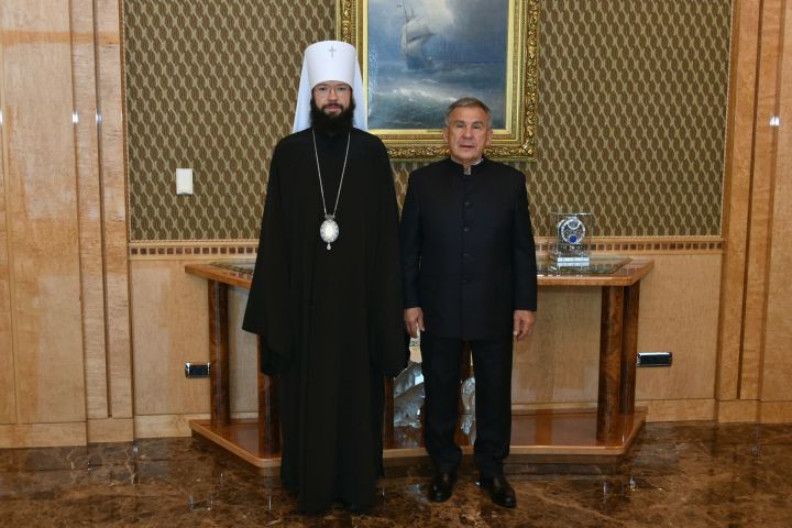 Минниханов встретился с викарием патриарха Московского