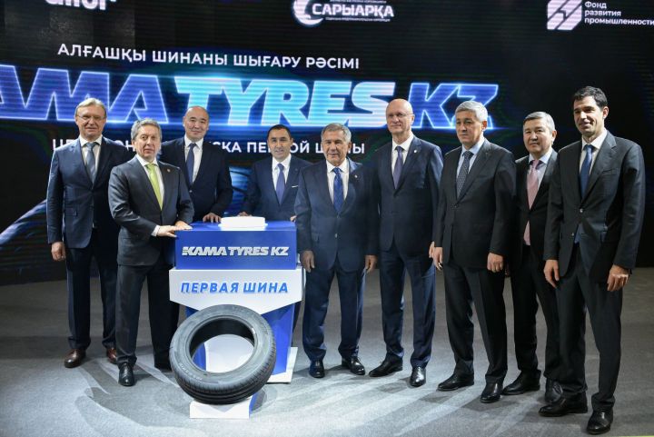 Минниханов принял участие в выпуске первой шины казахстанского производства