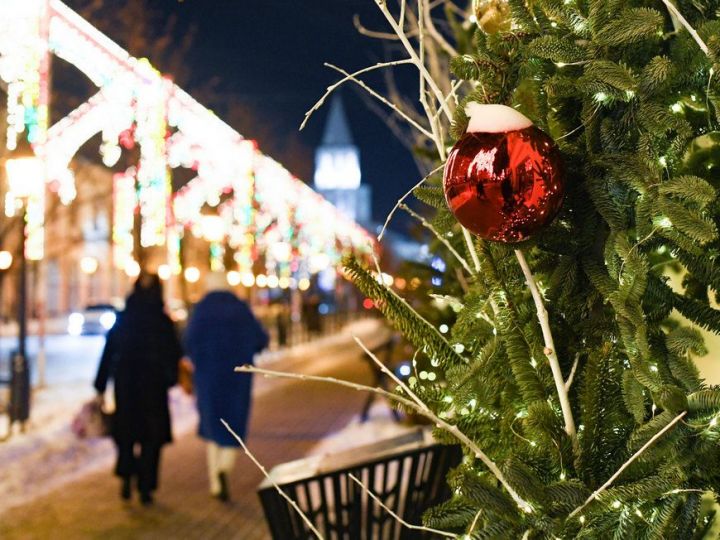 Катки, концерты и снежные турниры: график открытия новогодних елок в Казани