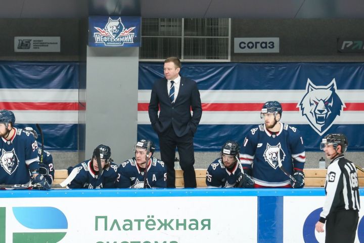 Наставник «Нефтехимика» провёл 100 матчей в КХЛ