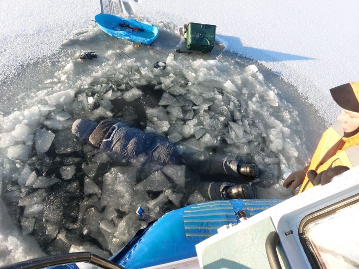 В Татарстане рыбак погиб, провалившись под лед на Каме