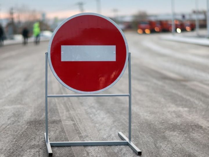 До конца декабря в Казани закроют участок дороги и тротуара на улице Восстания