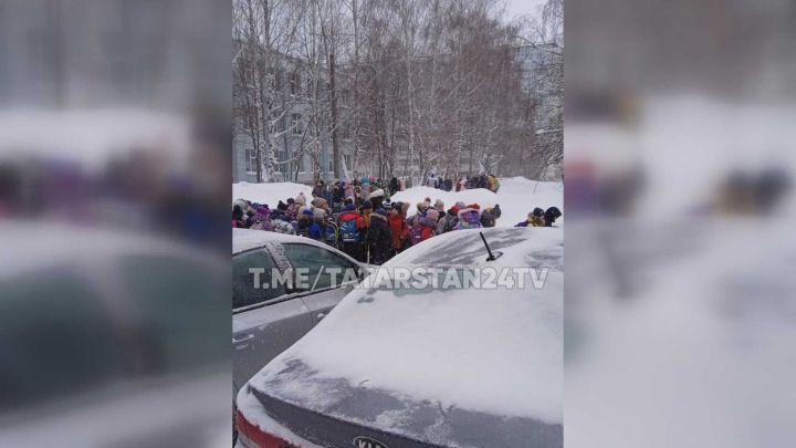 В школах Казани прошла волна массовых эвакуаций