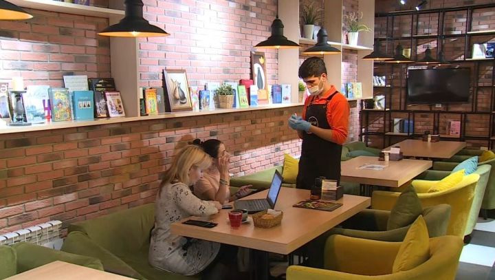 Татарстанские рестораторы потеряли 15% клиентов за неделю из-за пятой волны коронавируса