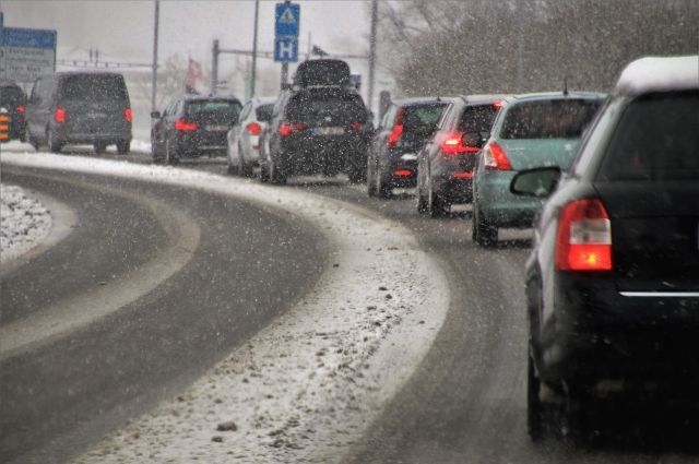В Татарстане ограничили движение для автобусов, такси и фур на трассе М5 из-за снегопада