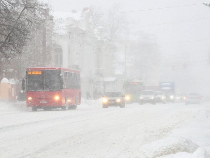 В ближайшие сутки в Татарстане ожидаются сильный снег и метель с ухудшением видимости