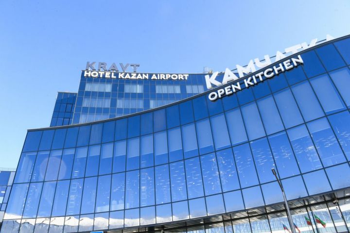Рустам Минниханов принял участие в открытии отеля у казанского аэропорта