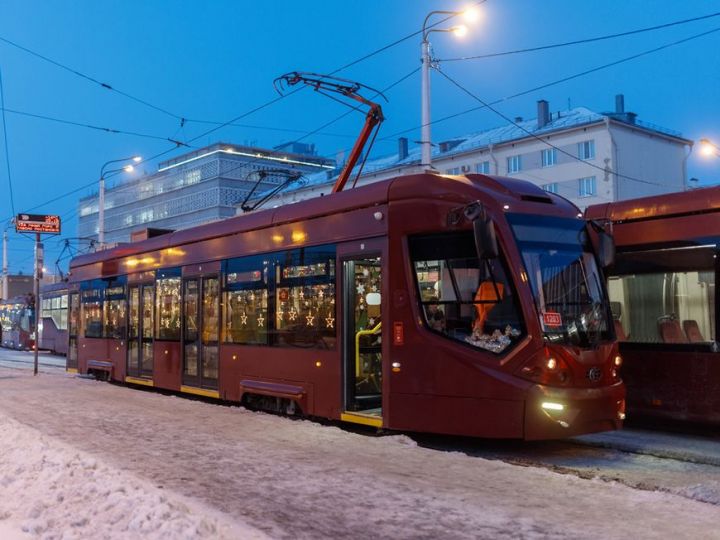 В Казани восстановили движение трамваев после схода вагона с рельсов