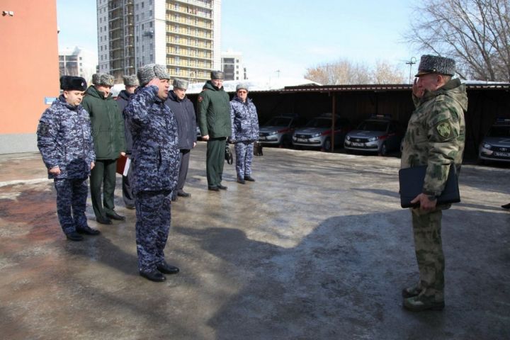 Командующий Приволжским округом Росгвардии проинспектировал подразделения в РТ