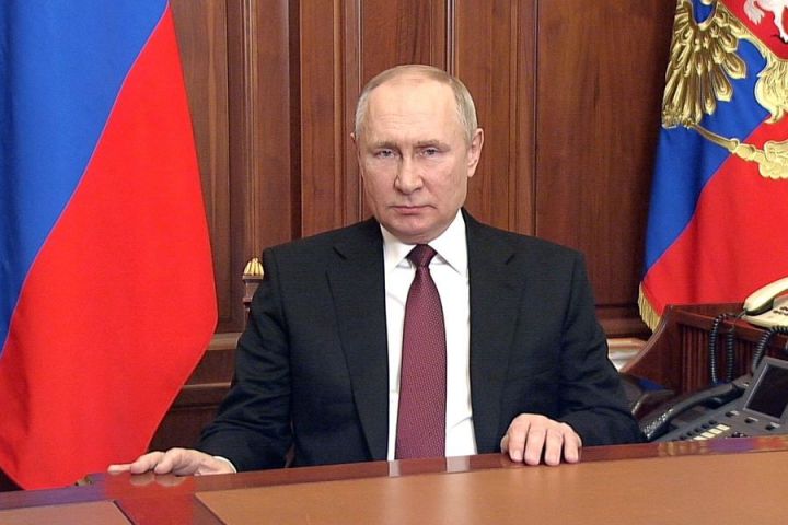 Владимир Путин запретил вывозить из России более 10 тысяч долларов