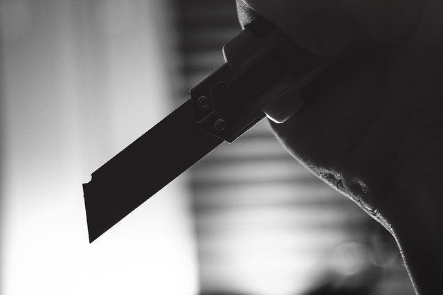В Челнах медсестра напала с ножом на брата, после чего оказала ему первую помощь